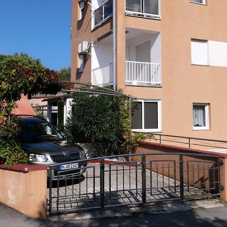 Apartman Nelamore - Krk Town, 300 Meters To The Beach Екстер'єр фото