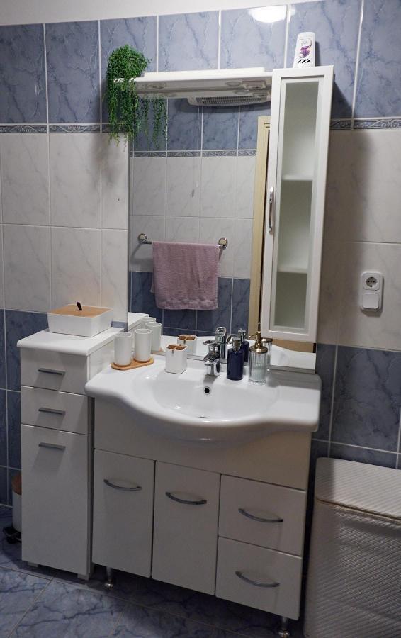 Apartman Nelamore - Krk Town, 300 Meters To The Beach Екстер'єр фото