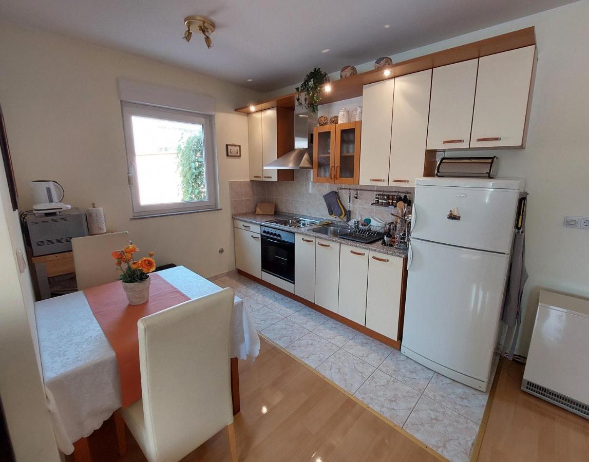 Apartman Nelamore - Krk Town, 300 Meters To The Beach Екстер'єр фото